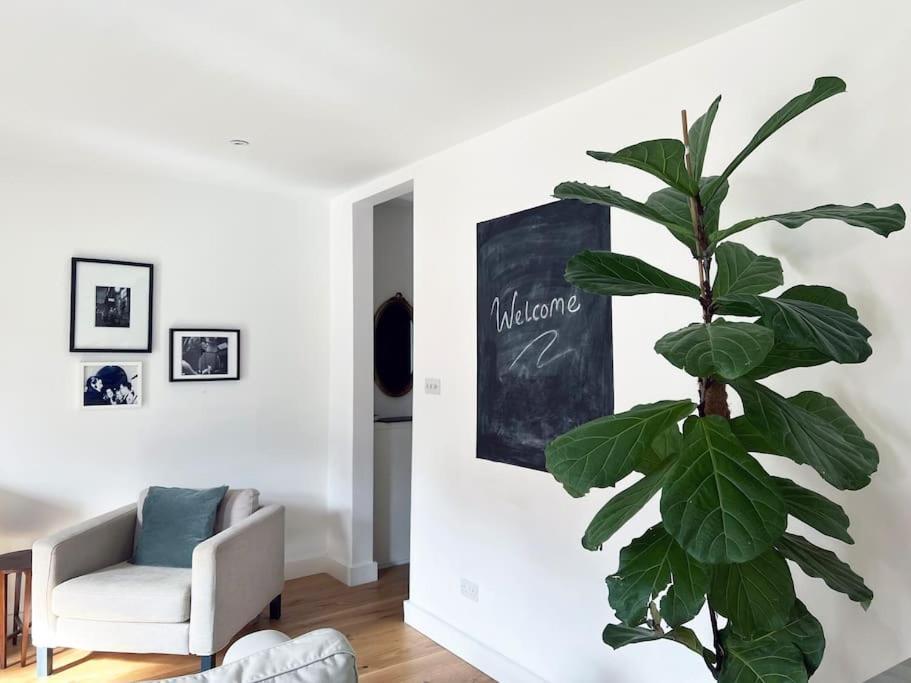 Poets Rest, Free Parking, Ev Socket Fees Apply Walk To Beach Brighton Exterior photo